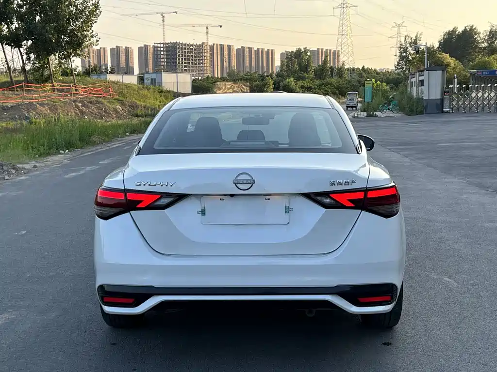 Sylphy 1.6 L CVT Joy