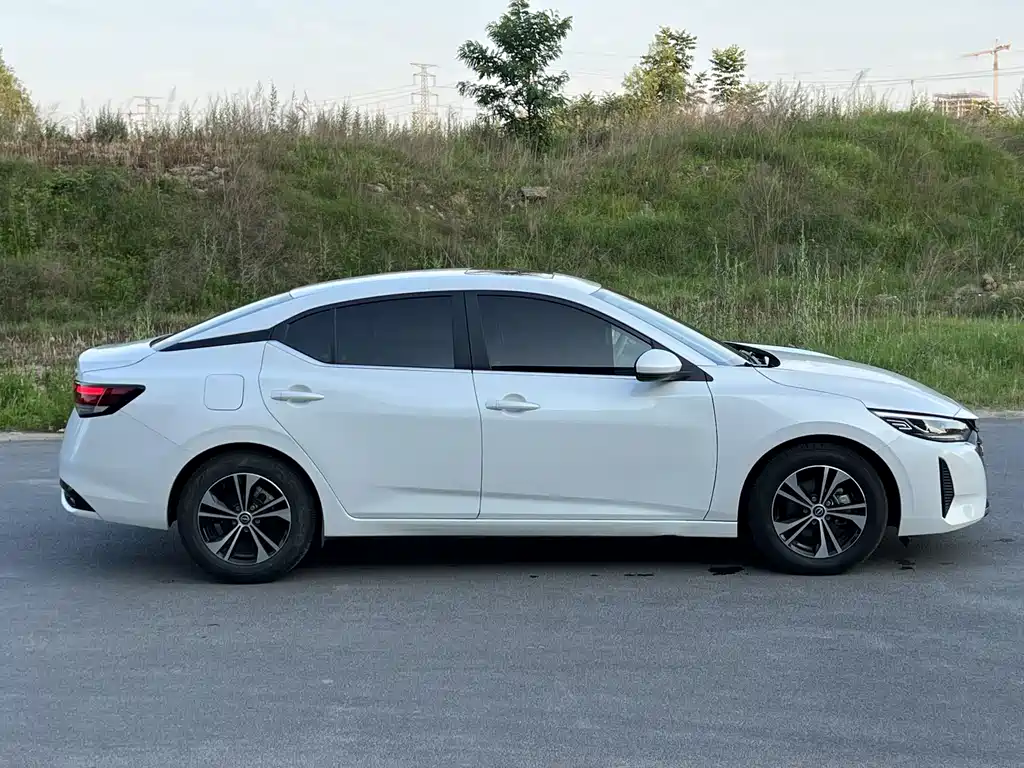 Sylphy 1.6 L CVT Joy