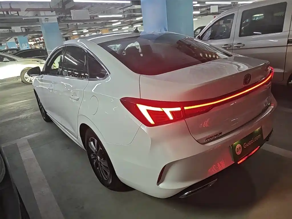 Eado Smooth Enjoyment PLUS Blue Whale NE 1.4 T GDI DCT Distinguished