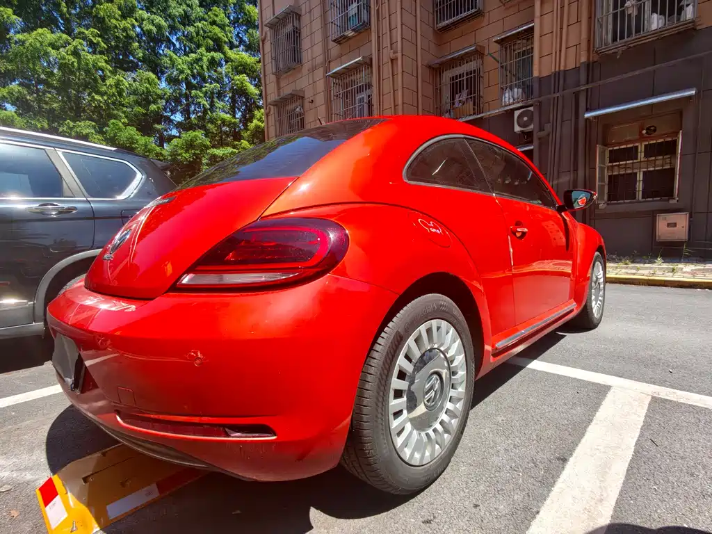 Beetle 180 TSI Joy Motion Orange