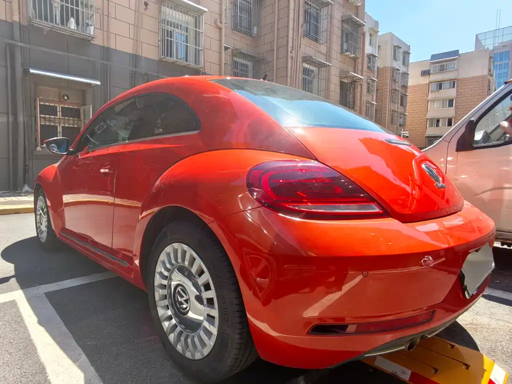 Beetle 180 TSI Joy Motion Orange