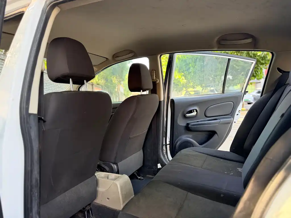 Venucia R50 1.6 L Manual Fashion
