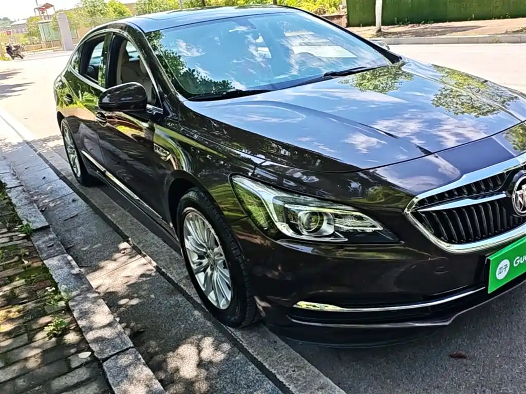 LaCrosse Facelift 20 T Leading