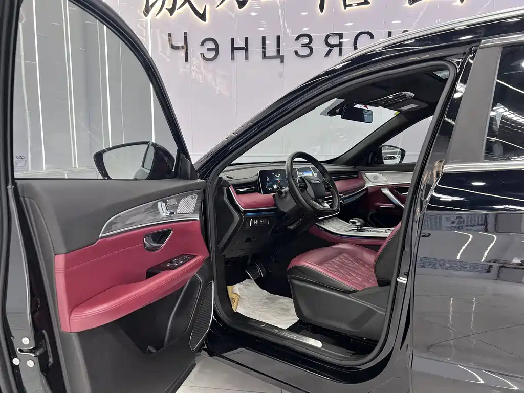 Jetour X70 PLUS 1.5 T DCT Brave PLUS 5-seat