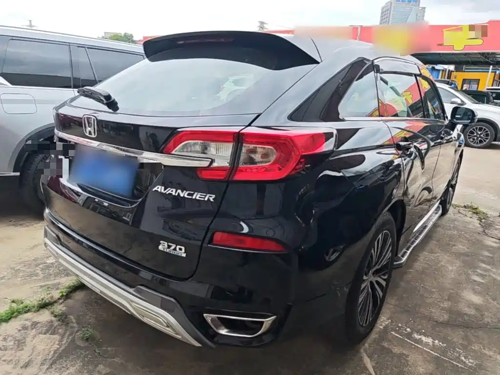 Avancier 370 TURBO 2 WD Luxury