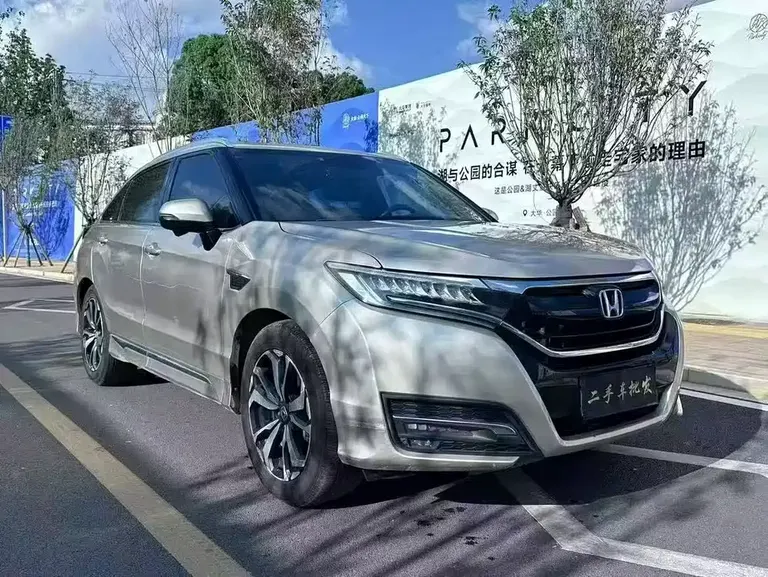 Honda UR-V 240 TURBO 2 WD Luxury CN-V