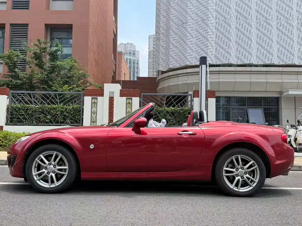 Mazda MX-5 2.0
