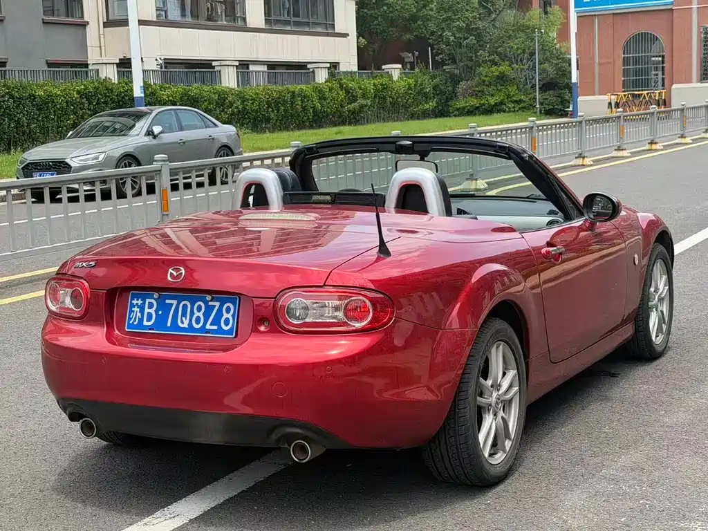Mazda MX-5 2.0