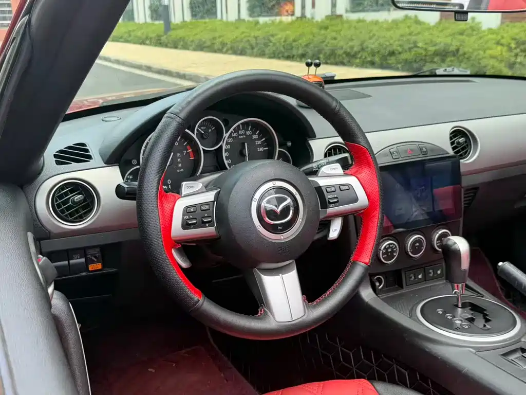 Mazda MX-5 2.0