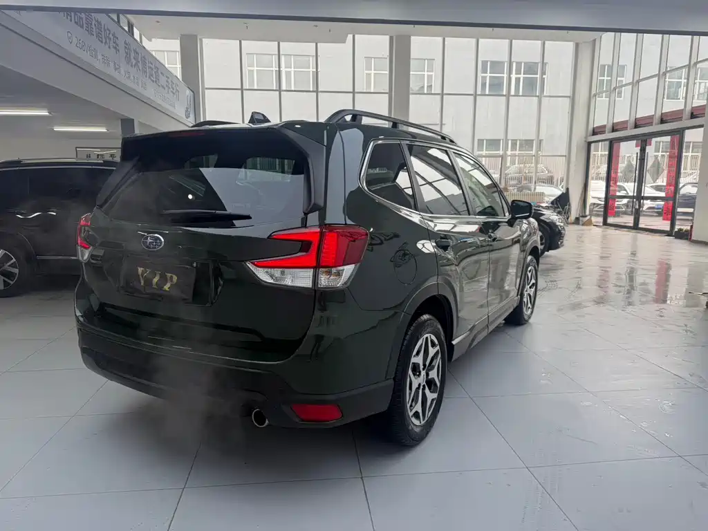 Forester 2.0 i AWD Luxury EyeSight