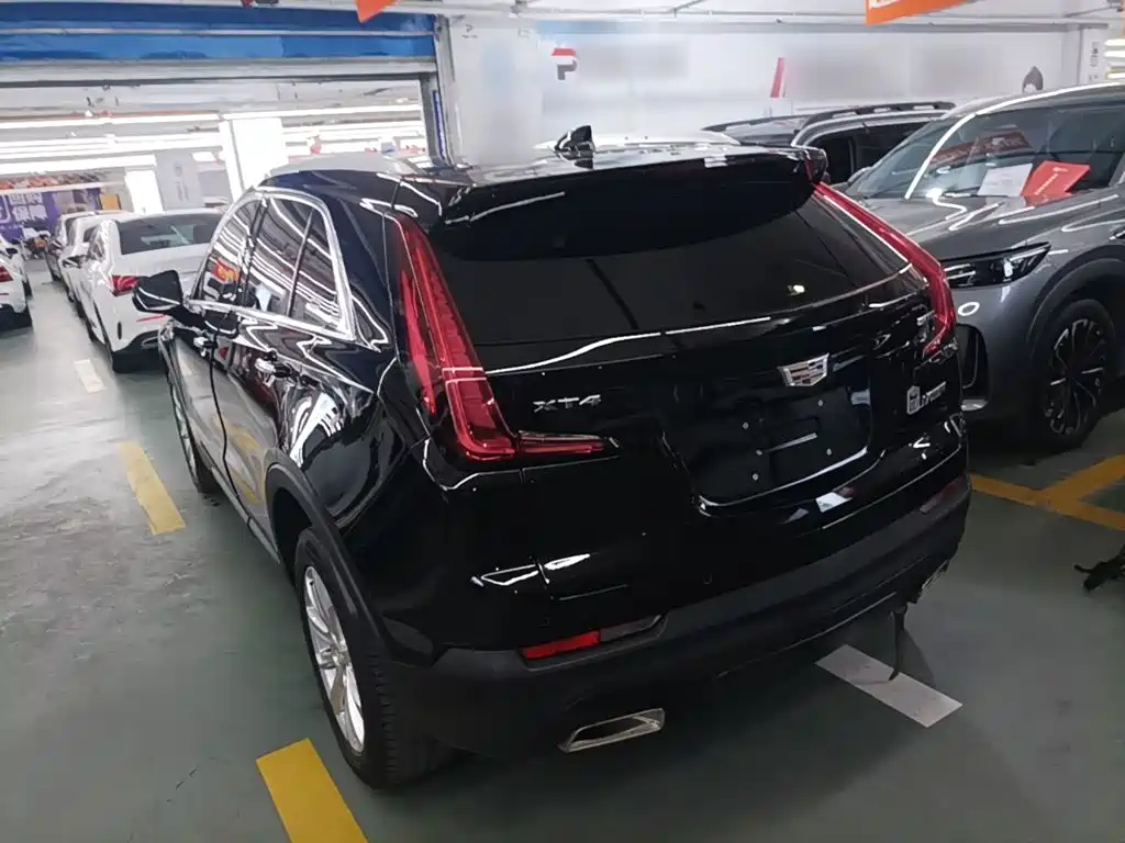 Cadillac XT4 28 T 2 WD Tech