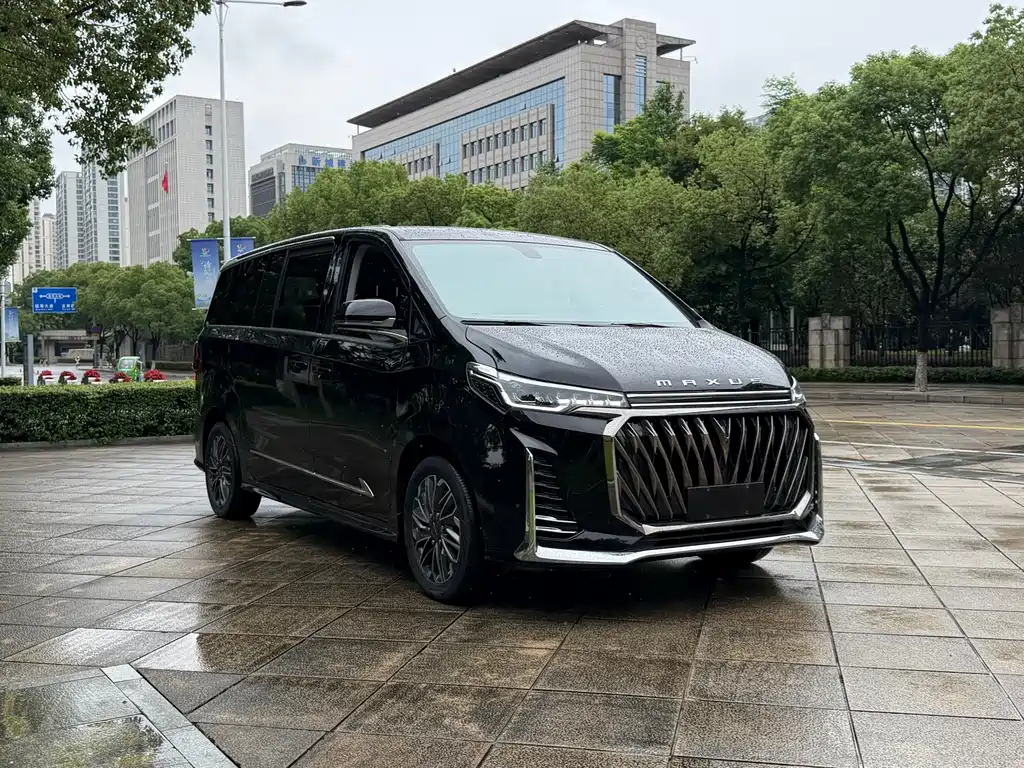 Maxus G20 大通G20 2023款 改款 PLUS 2.0 T 汽油自动豪华版