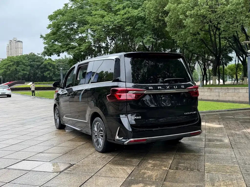 Maxus G20 大通G20 2023款 改款 PLUS 2.0 T 汽油自动豪华版