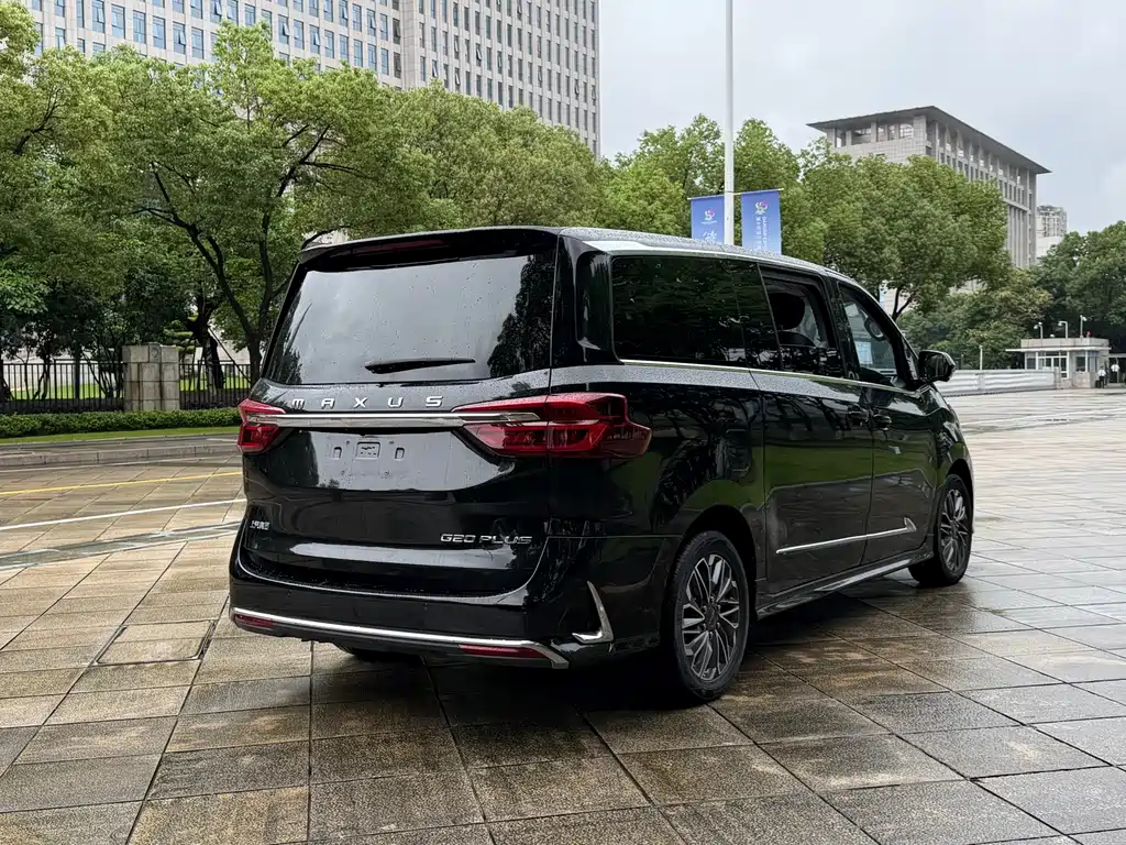 Maxus G20 大通G20 2023款 改款 PLUS 2.0 T 汽油自动豪华版