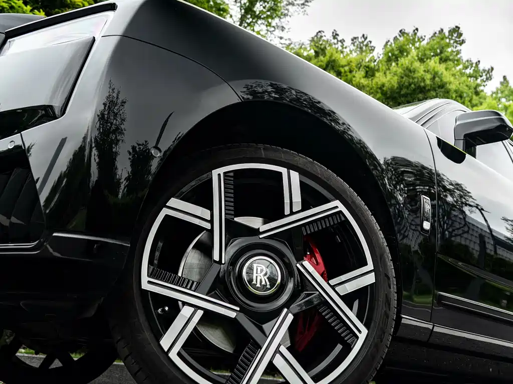 Cullinan Black Badge