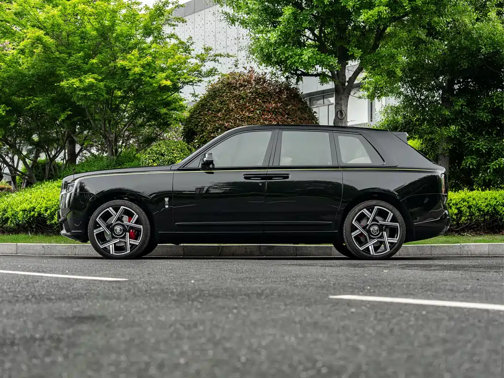 Cullinan Black Badge