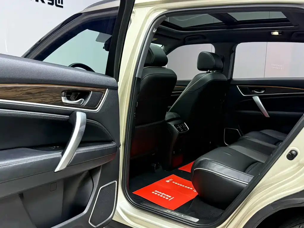 Honda UR-V 240 TURBO 2 WD Luxury CN-V
