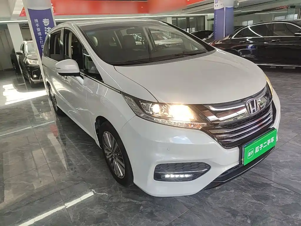 Odyssey 2.4 L Luxury
