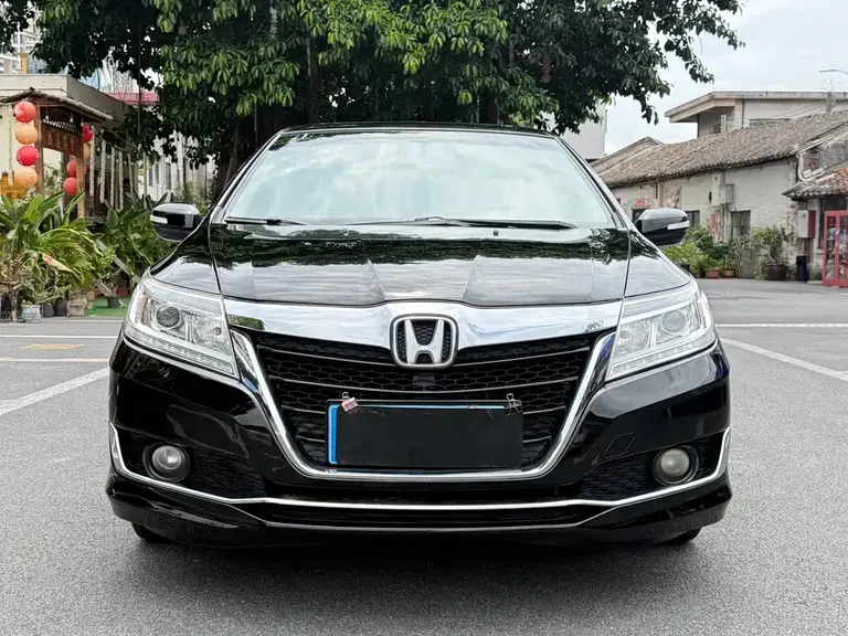 Honda Crider 1.8 L CVT Luxury