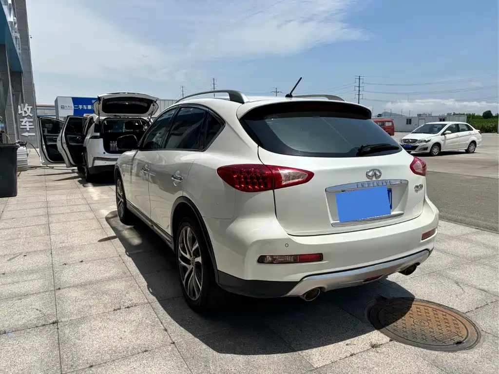 Infiniti QX50 2.5 L Luxury