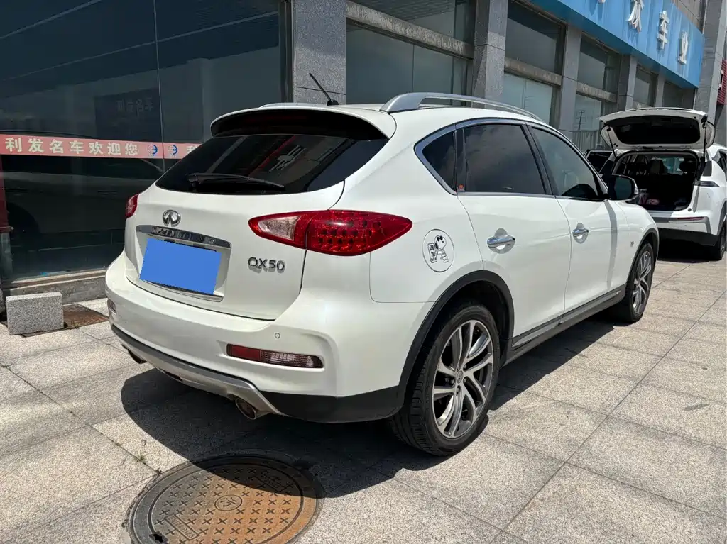 Infiniti QX50 2.5 L Luxury