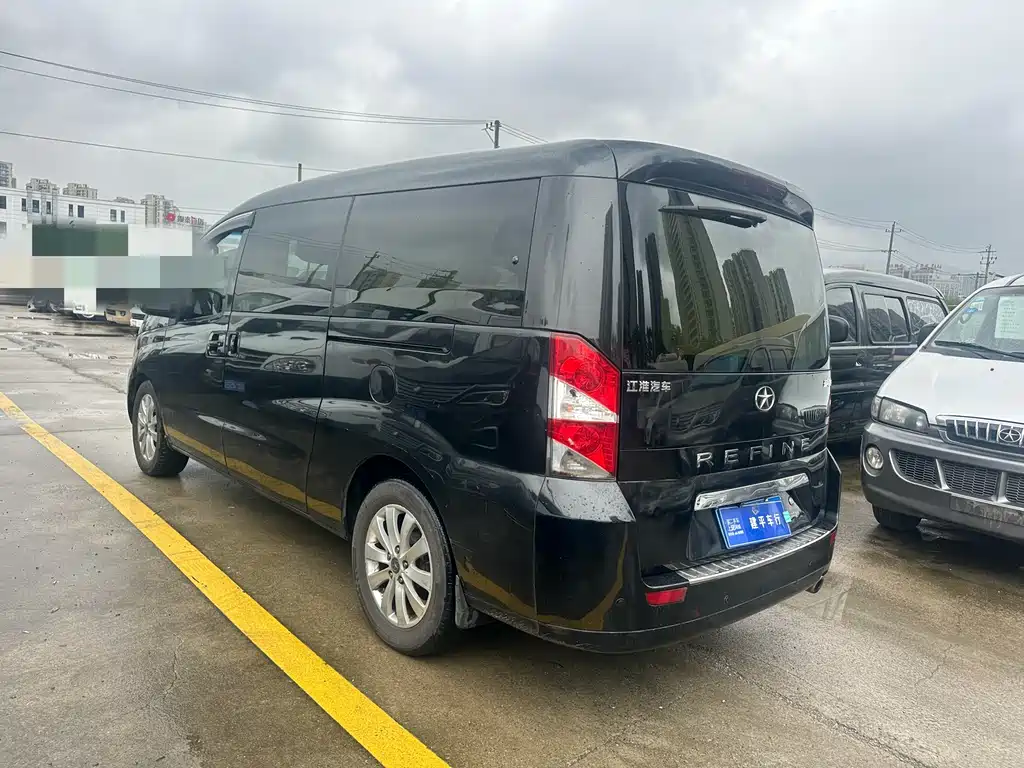 Refine M5 Color Tour 2.0 T Gasoline Auto Business