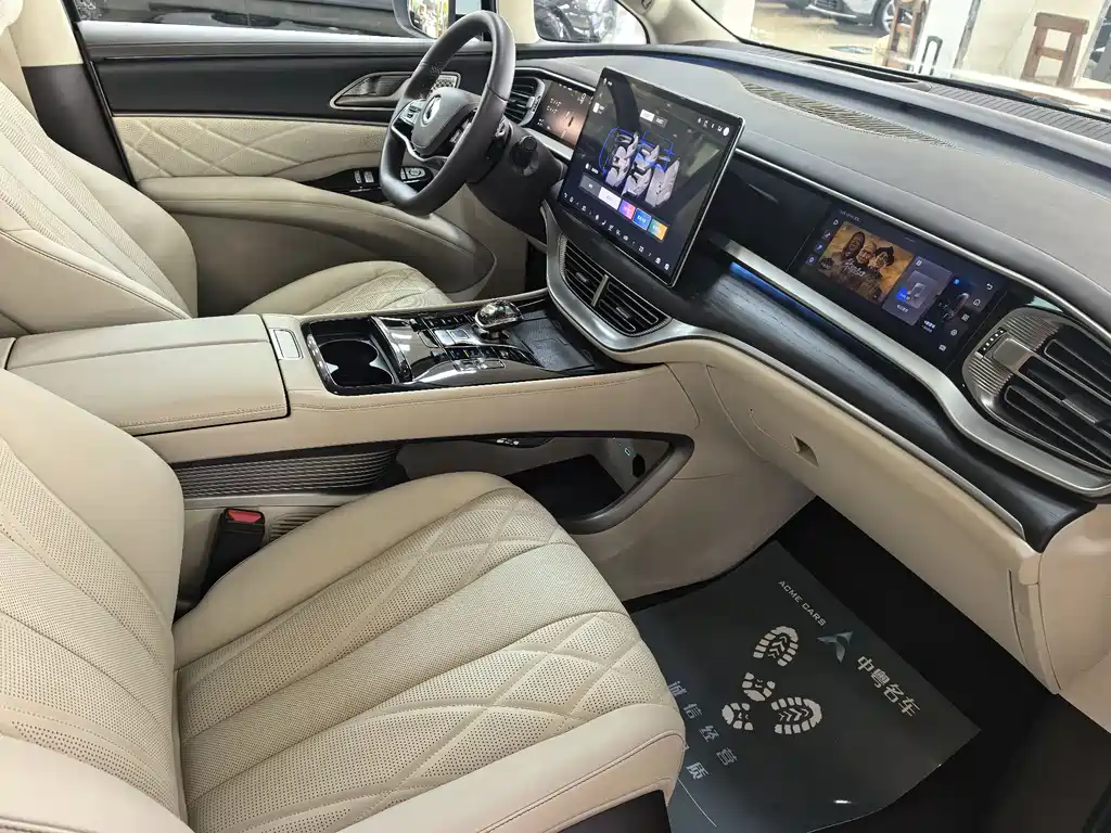 Denza D9 DM-i Smart Drive 1020 4 WD Flagship