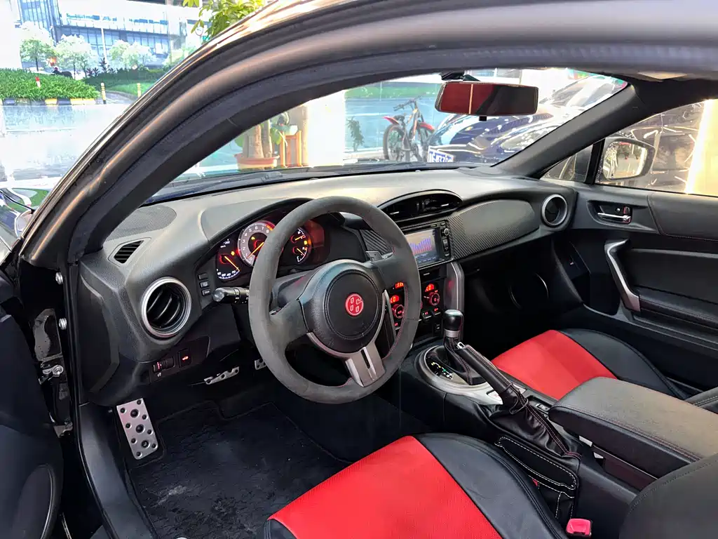 Toyota 86 2.0 L Auto Luxury