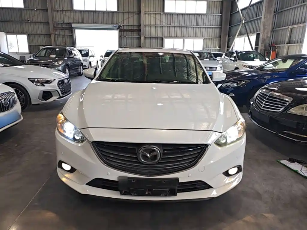 Atenza 2.0 L Blue Sky Luxury