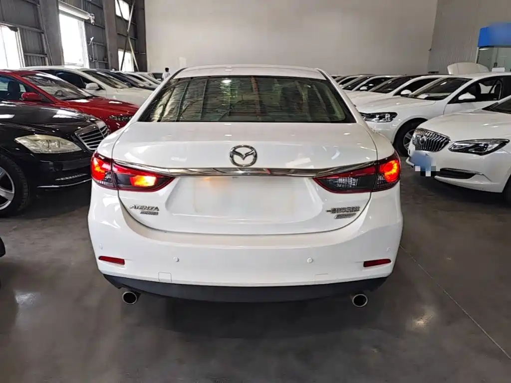 Atenza 2.0 L Blue Sky Luxury