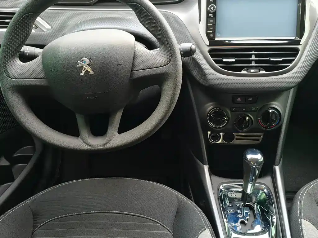 Peugeot 2008 2014 1.6 L Auto Trendy