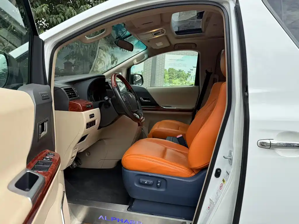 Alphard 3.5 L Luxury