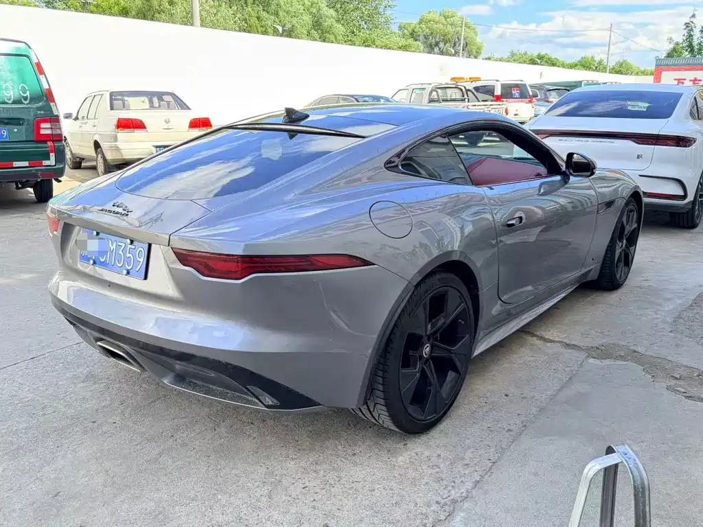 Jaguar F-TYPE P300 75 Anniversary Collector Hardtop