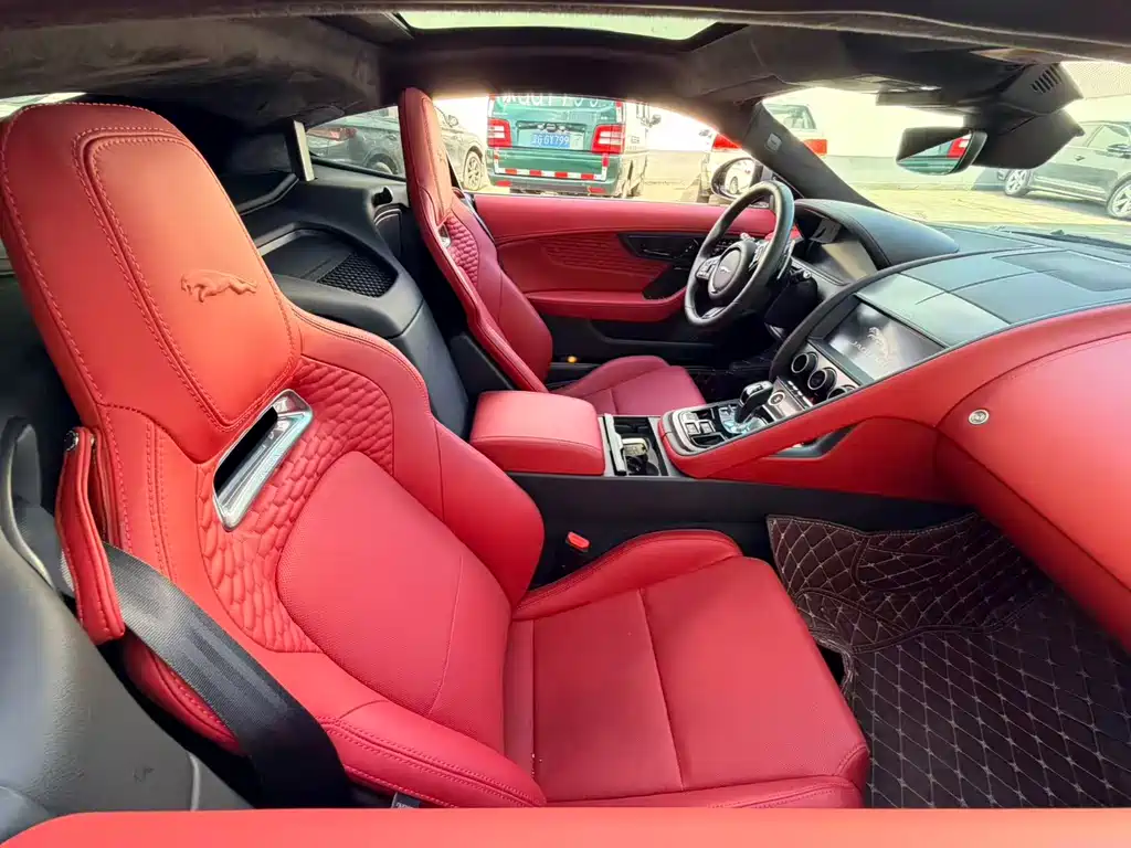 Jaguar F-TYPE P300 75 Anniversary Collector Hardtop