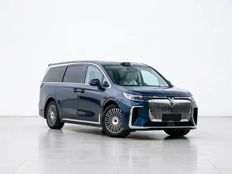 Voyah Dreamer PHEV 4 WD Distinguished Qiankun