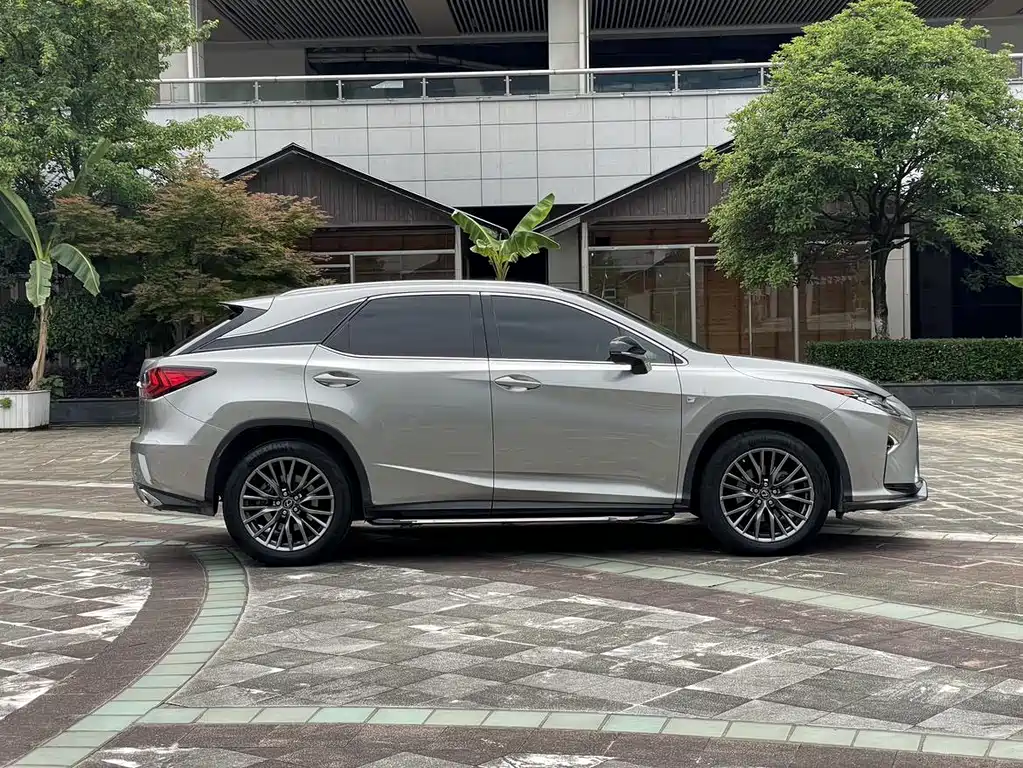 Lexus RX 300 Mark Levinson 4 WD F SPORT CN-V
