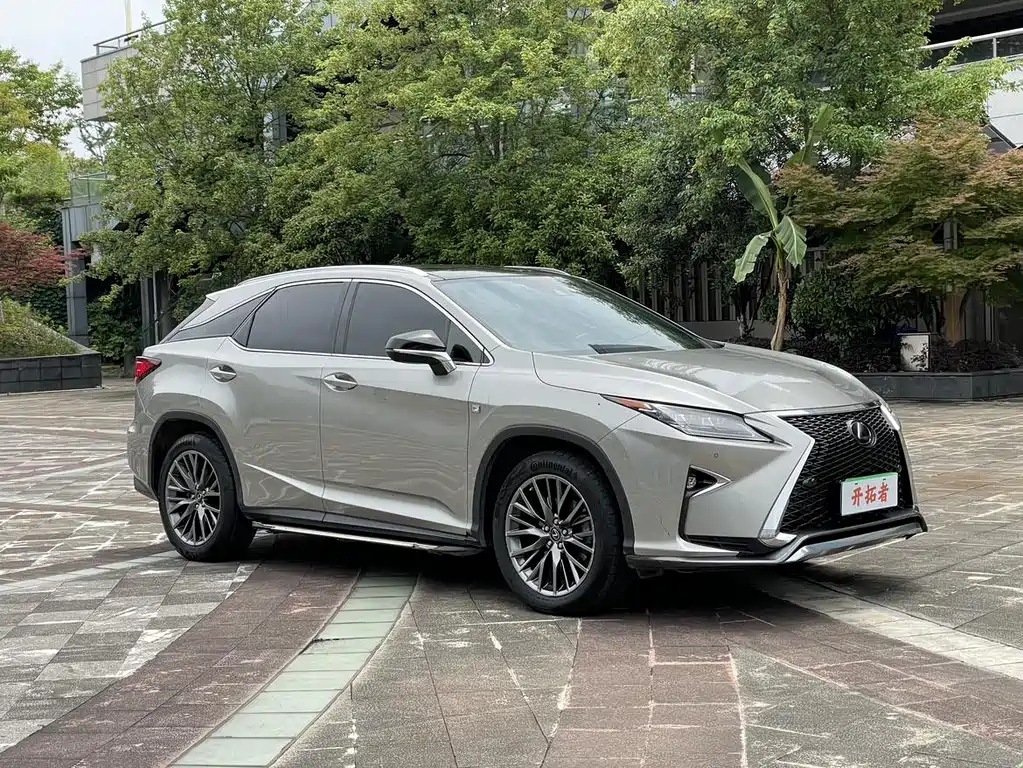 Lexus RX 300 Mark Levinson 4 WD F SPORT CN-V