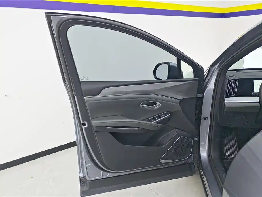 Song L DM-i Smart Drive 112 km Leading