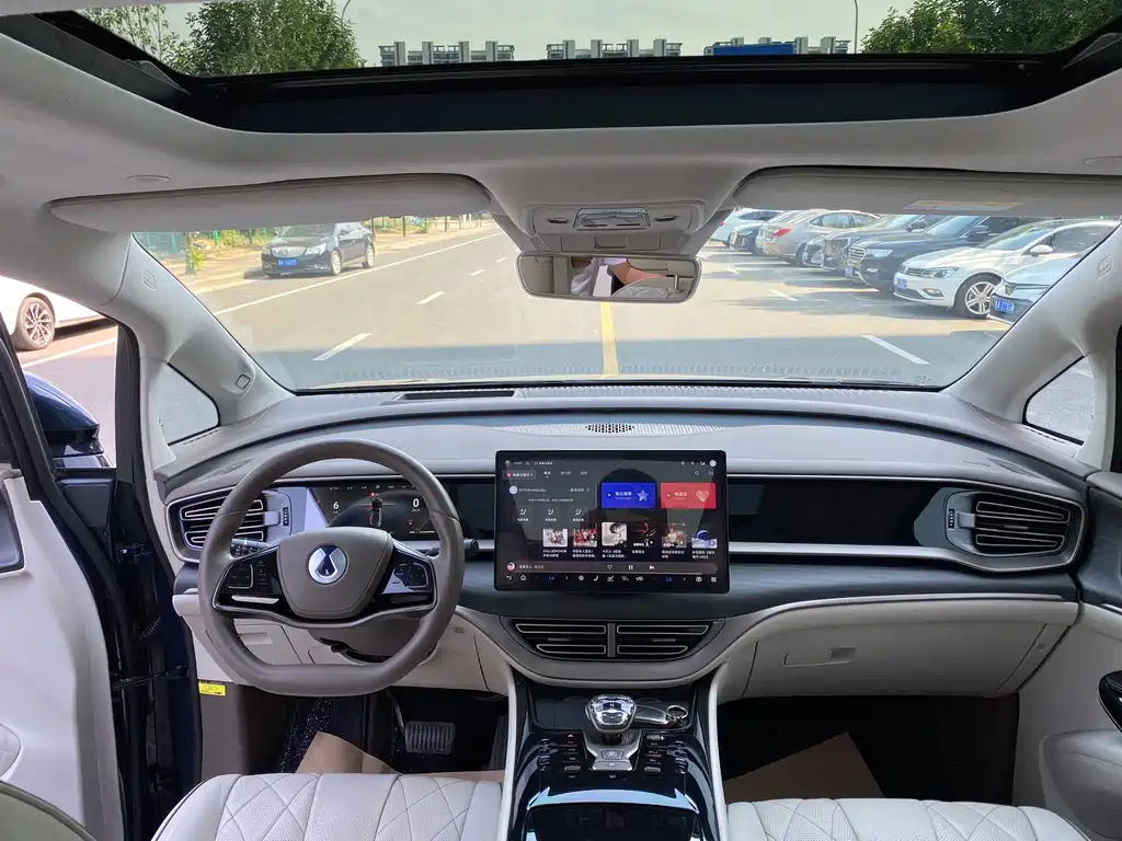 Denza D9 DM-i 970 4 WD Flagship