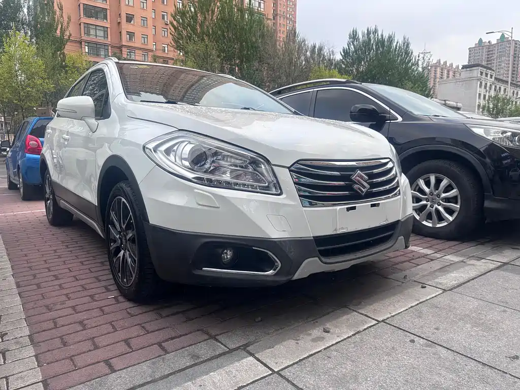 S-Cross 1.6 L CVT 4 WD Distinguished