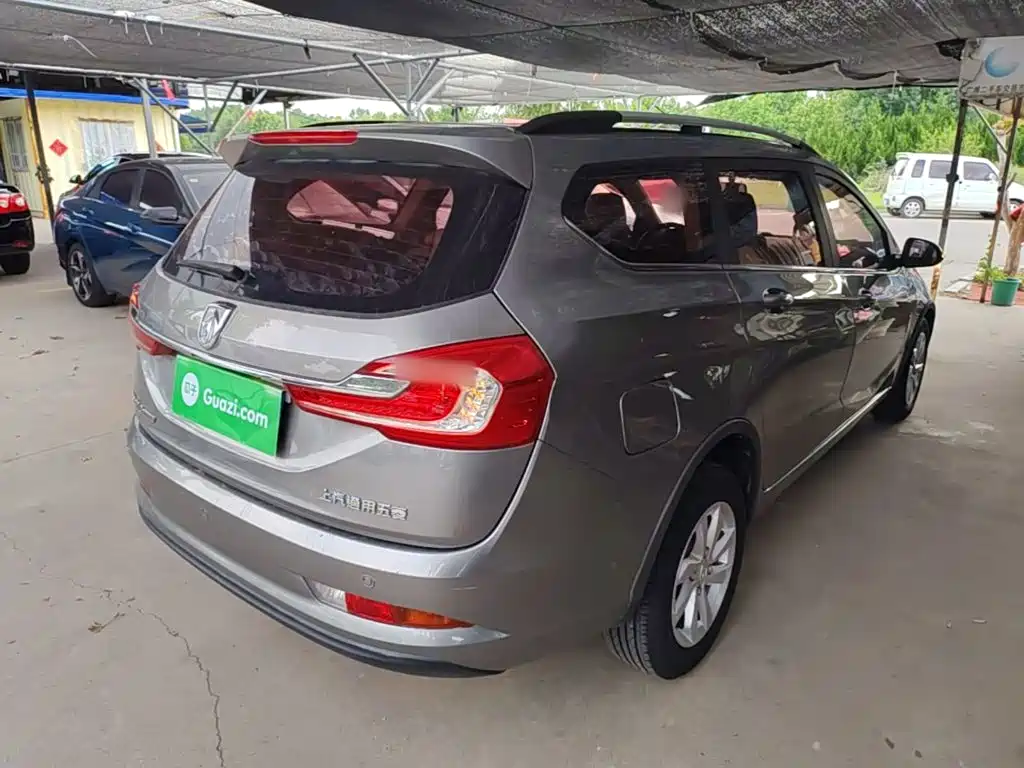 Baojun 310 W 1.5 L Manual Fashion CN-V
