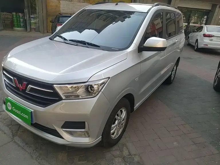 Wuling Hongguang Facelift 1.5 L S Comfort Electric Assist LAR