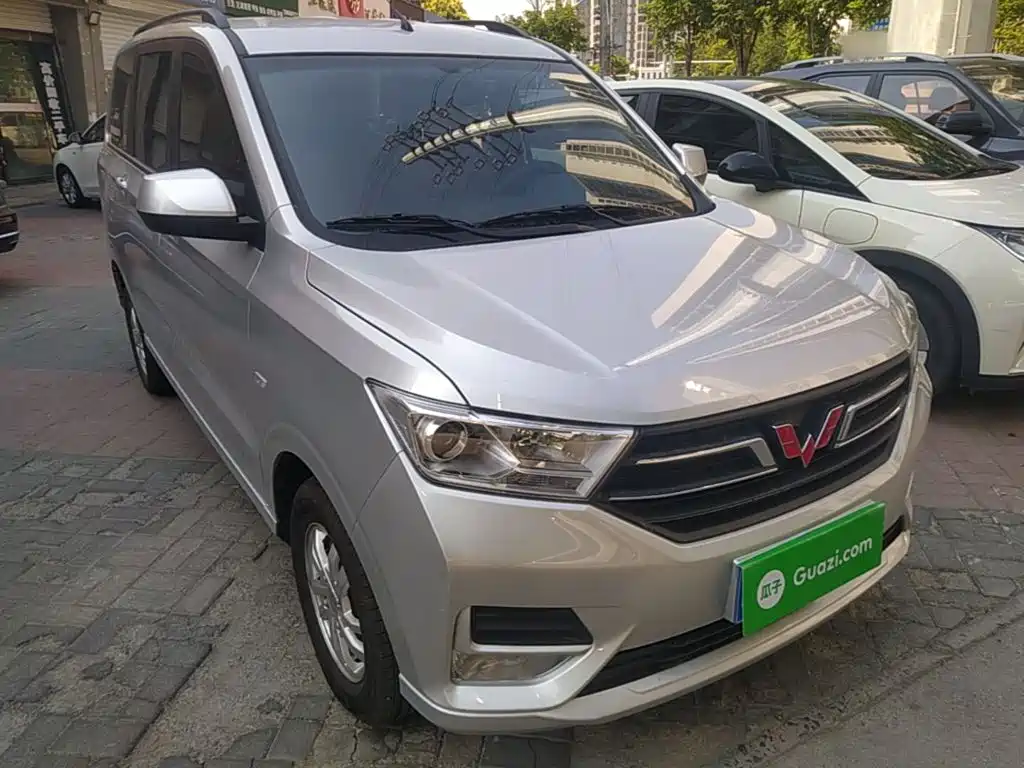 Wuling Hongguang Facelift 1.5 L S Comfort Electric Assist LAR