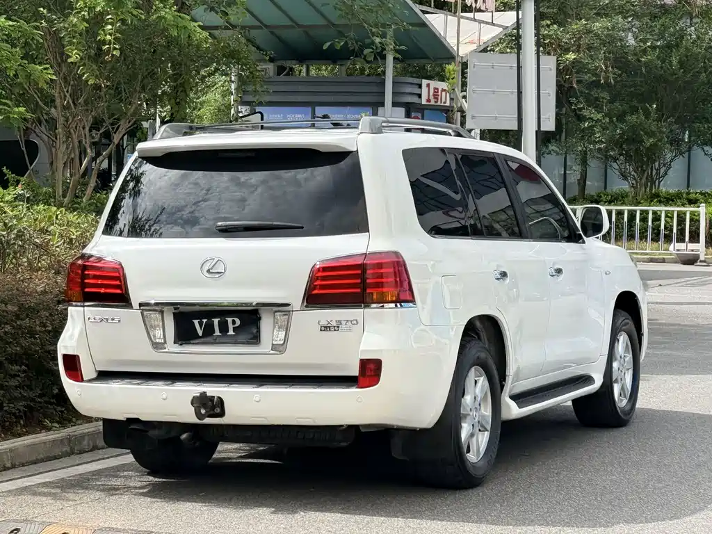 Lexus LX 570