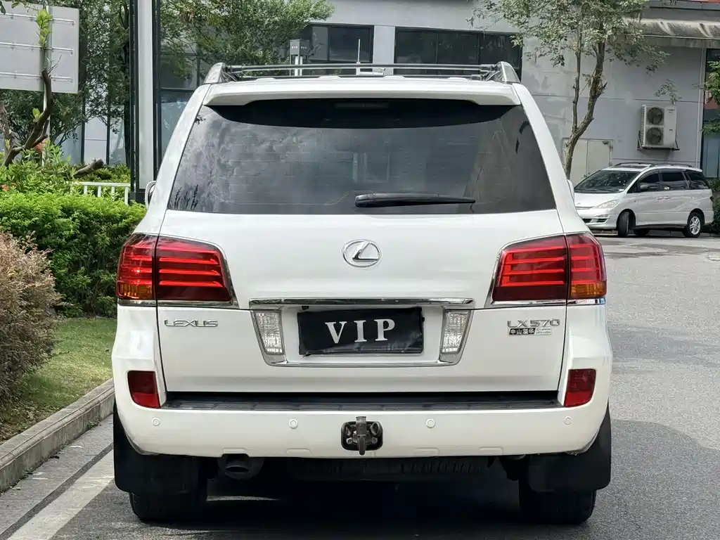 Lexus LX 570