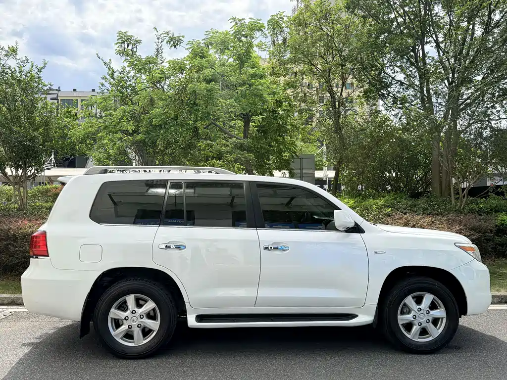 Lexus LX 570