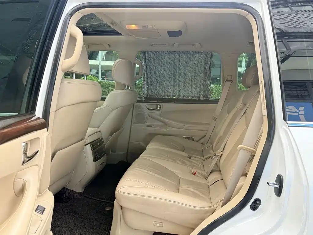 Lexus LX 570