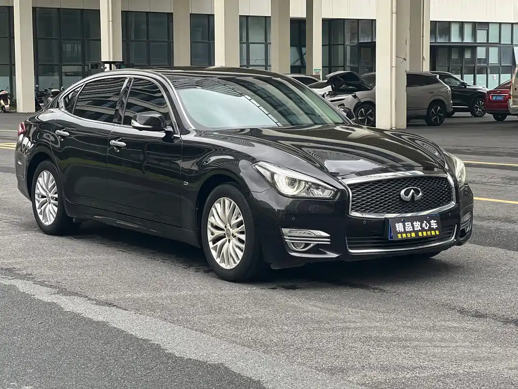 Infiniti Q70 Q70 L 2.5 L Joy