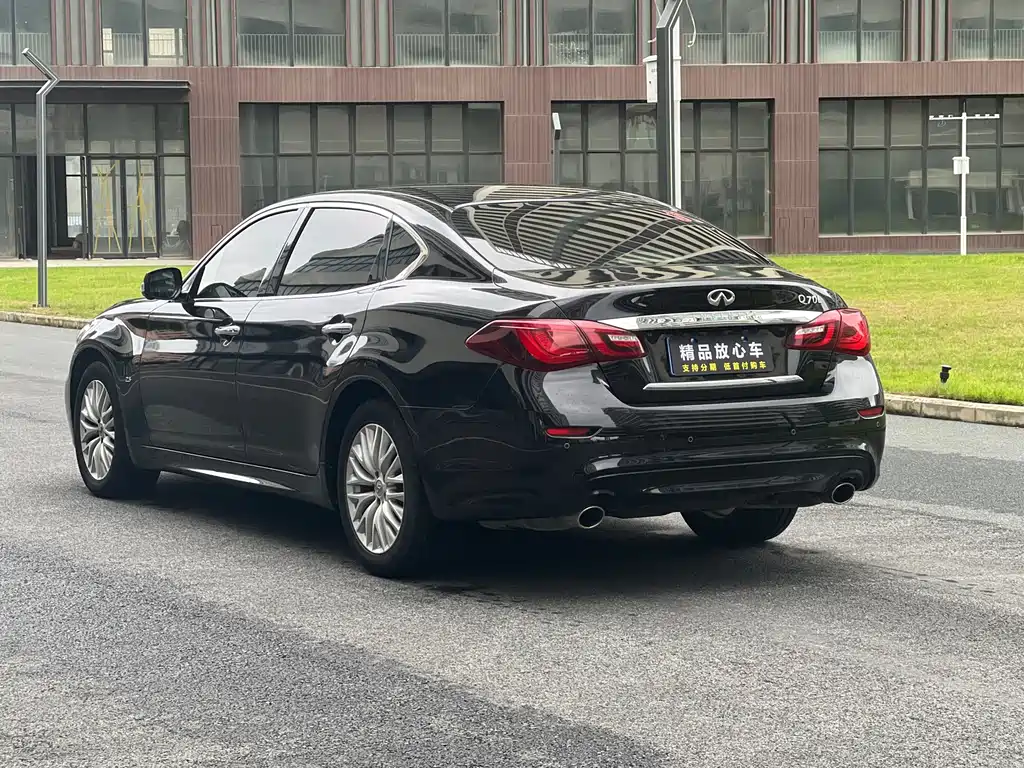 Infiniti Q70 Q70 L 2.5 L Joy
