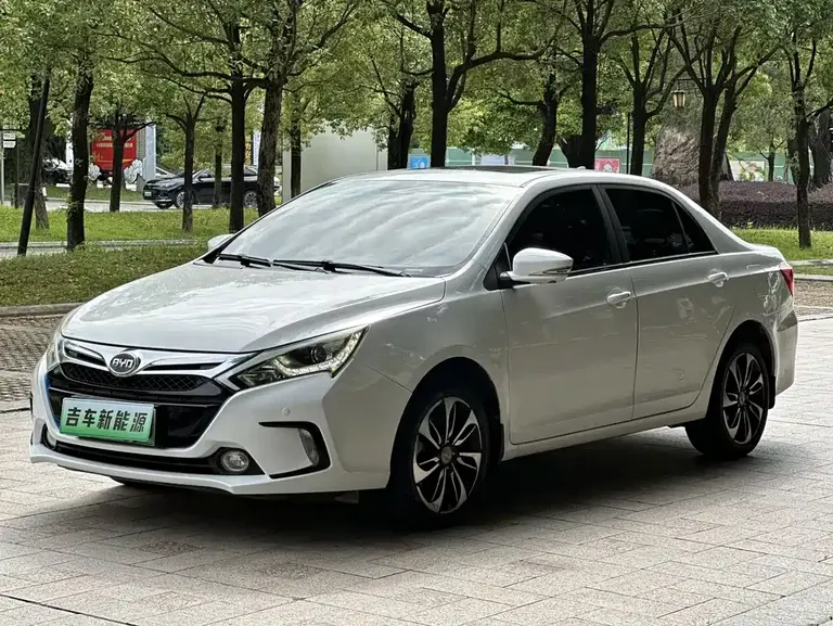 BYD Qin NEV 1.5 T Dual Crown Flagship